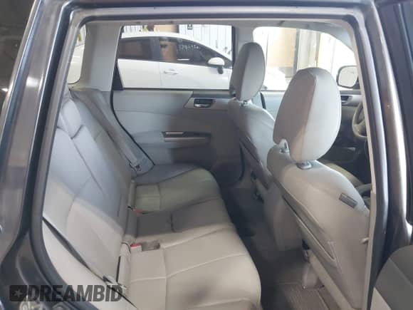 2010 Subaru Forester X Limited z VIN JF2SH6DC3AH765992, wystawiony jako IAAI lot #42670914 z przebiegiem 152 653 mil mil oraz . Historia ofert i sprzedaży dostępna na DreamBid. Obrazek 8.