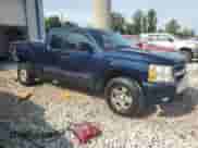 2007 Chevrolet Silverado 1500 2LT z VIN 2GCEC19J771620938, wystawiony jako Copart lot #64983225 z przebiegiem 181 077 mil mil oraz Czysty tytuł • Clean title. Historia ofert i sprzedaży dostępna na DreamBid. Obrazek 4.