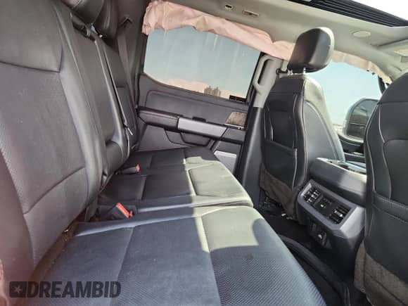 2023 Ford F-250 XL z VIN 1FT8W2BT1PED81116, wystawiony jako Copart lot #72074935 z przebiegiem 54 875 mil mil oraz Czysty tytuł • Clean title. Historia ofert i sprzedaży dostępna na DreamBid. Obrazek 10.