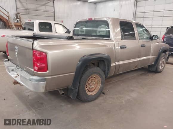 2006 Dodge Dakota SLT с VIN 1D7HE48K36S635377, выставлен на аукционе IAAI как лот 42200803 с пробегом 156 812 миль миль и . История ставок и продаж доступна на DreamBid. Изображение 4.