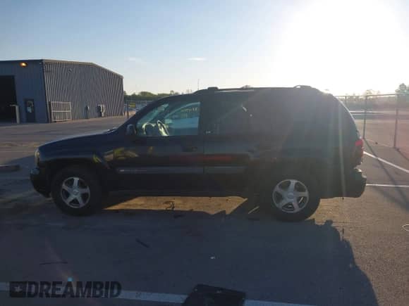 2004 Chevrolet TrailBlazer LS with VIN 1GNDT13S242338979, listed as a IAAI auction lot 43334950 with 256,783 mi miles and . Bid and sale history available at DreamBid. Image 13.