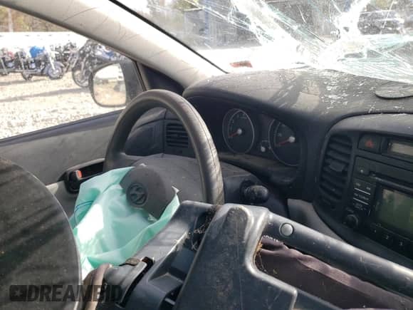 2010 Hyundai Accent GS z VIN KMHCM3AC4AU174395, wystawiony jako Copart lot #63818065 z przebiegiem Nie podano mil oraz Nie do naprawy • Non repairable. Historia ofert i sprzedaży dostępna na DreamBid. Obrazek 9.