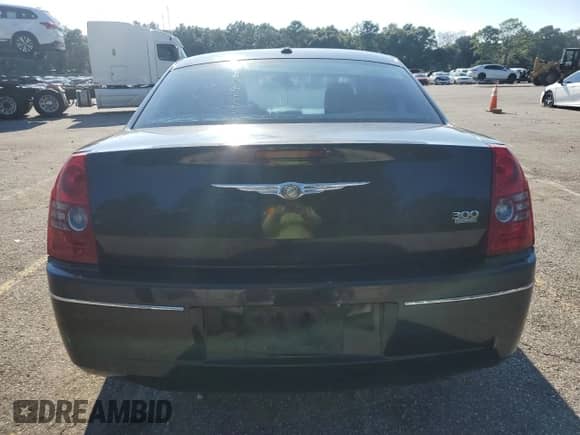 2010 Chrysler 300 Touring Signature with VIN 2C3CA5CV7AH325177, listed as a Copart auction lot 71119635 with 192,315 mi miles and Salvage title. Bid and sale history available at DreamBid. Image 6.