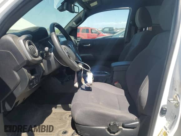 2019 Toyota Tacoma SR5 с VIN 3TMDZ5BN5KM079663, выставлен на аукционе Copart как лот 62890345 с пробегом 60 246 миль миль и Списание • Salvage title. История ставок и продаж доступна на DreamBid. Изображение 7.