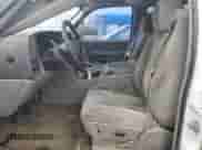 2005 Chevrolet Suburban LS с VIN 3GNEC16Z65G248353, выставлен на аукционе Copart как лот 51987225 с пробегом 278 215 миль миль и Списание • Salvage title. История ставок и продаж доступна на DreamBid. Изображение 7.