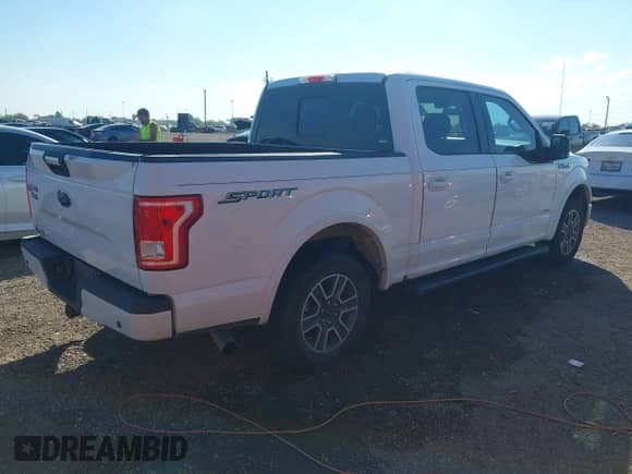 2017 Ford F-150 XLT z VIN 1FTEW1CP7HKC23929, wystawiony jako IAAI lot #43463704 z przebiegiem 114 618 mil mil oraz . Historia ofert i sprzedaży dostępna na DreamBid. Obrazek 4.