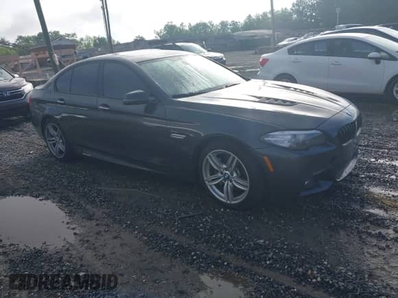 2015 BMW 5 Series 535i с VIN WBA5B1C53FD922533, выставлен на аукционе IAAI как лот 42522333 с пробегом 70 574 миль миль и . История ставок и продаж доступна на DreamBid. Изображение 1.