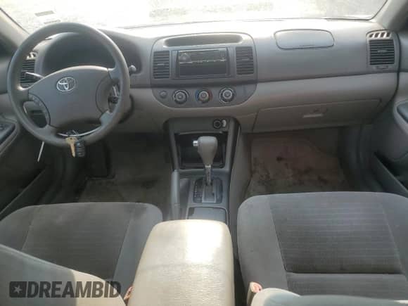 2005 Toyota Camry STD с VIN 4T1BE32KX5U958777, выставлен на аукционе Copart как лот 81026455 с пробегом 276 017 миль миль и Чистый • Clean title. История ставок и продаж доступна на DreamBid. Изображение 8.