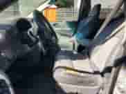 2006 Dodge Grand Caravan SXT z VIN 2D4GP44L66R687380, wystawiony jako Copart lot #85147785 z przebiegiem 187 376 mil mil oraz Szkoda całkowita • Salvage title. Historia ofert i sprzedaży dostępna na DreamBid. Obrazek 7.