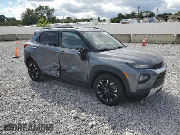 2022 Chevrolet TrailBlazer LT with VIN KL79MPSL6NB029345, listed as a Copart auction lot 85176145 with 47,502 mi miles and Salvage title. Bid and sale history available at DreamBid. Image 4.
