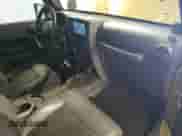 2008 Jeep Wrangler X z VIN 1J4FA24138L627219, wystawiony jako Copart lot #69300975 z przebiegiem 148 448 mil mil oraz Czysty tytuł • Clean title. Historia ofert i sprzedaży dostępna na DreamBid. Obrazek 8.