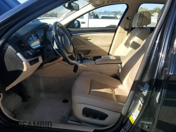 2014 BMW 5 Series 550i xDrive с VIN WBAKP9C59ED693440, выставлен на аукционе Copart как лот 82652705 с пробегом 116 007 миль миль и Чистый • Clean title. История ставок и продаж доступна на DreamBid. Изображение 7.