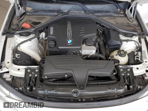 2016 BMW 4 Series 428i xDrive z VIN WBA4C9C56GG137611, wystawiony jako Copart lot #86124495 z przebiegiem 95 971 mil mil oraz Czysty tytuł • Clean title. Historia ofert i sprzedaży dostępna na DreamBid. Obrazek 11.