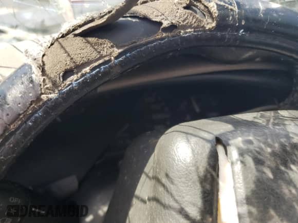 1998 Chevrolet Cavalier с VIN 3G1JC5241WS810840, выставлен на аукционе Copart как лот 61830165 с пробегом Не указан миль и Списание • Salvage title. История ставок и продаж доступна на DreamBid. Изображение 9.