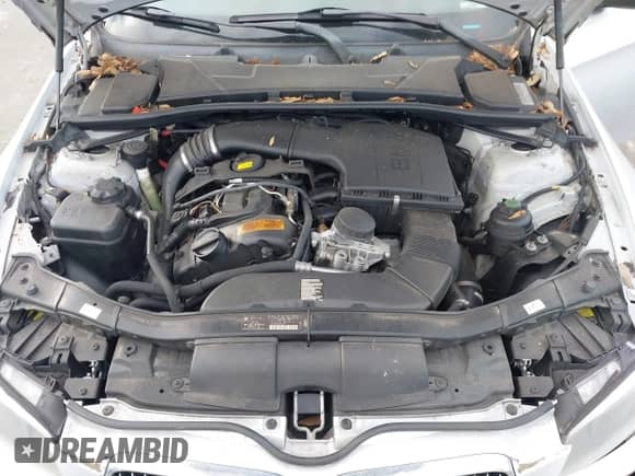 2011 BMW 3 Series 335i с VIN WBADX7C58BE581554, выставлен на аукционе IAAI как лот 43573834 с пробегом Не указан миль и . История ставок и продаж доступна на DreamBid. Изображение 10.