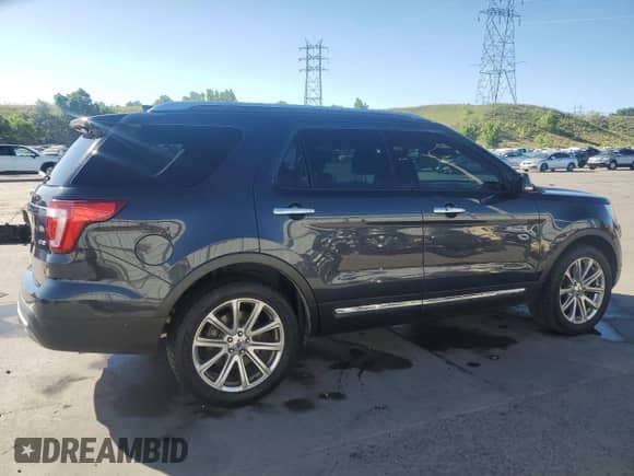 2017 Ford Explorer Limited z VIN 1FM5K8F84HGE26512, wystawiony jako Copart lot #61499195 z przebiegiem 101 042 mil mil oraz Czysty tytuł • Clean title. Historia ofert i sprzedaży dostępna na DreamBid. Obrazek 3.