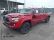 2021 Toyota Tacoma SR5 z VIN 3TYDZ5BN1MT002232, wystawiony jako IAAI lot #42374170 z przebiegiem 16 465 mil mil oraz . Historia ofert i sprzedaży dostępna na DreamBid. Obrazek 2.