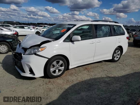 2019 Toyota Sienna LE Auto Access Seat with VIN 5TDKZ3DC8KS968867, listed as a Copart auction lot 80288785 with 74,947 mi miles and Salvage title. Bid and sale history available at DreamBid. Image 1.