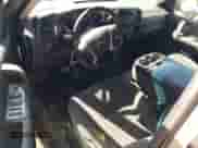 2008 GMC Sierra 1500 SLE2 z VIN 1GTEK19J38Z126068, wystawiony jako Copart lot #57251015 z przebiegiem 296 959 mil mil oraz Czysty tytuł • Clean title. Historia ofert i sprzedaży dostępna na DreamBid. Obrazek 8.