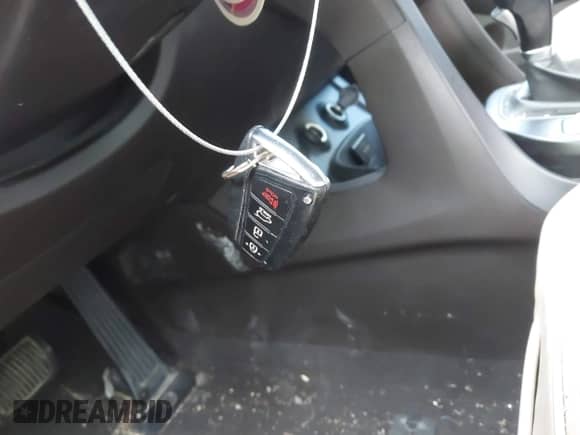 2014 Hyundai Santa Fe with VIN 5XYZUDLA5EG181900, listed as a IAAI auction lot 43133128 with 223,945 mi miles and . Bid and sale history available at DreamBid. Image 11.