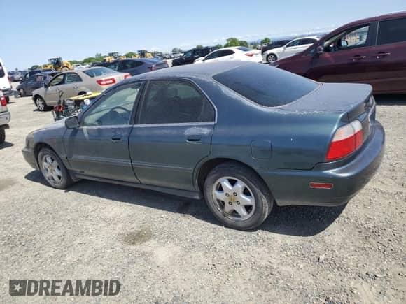 1996 Honda Accord EX z VIN 1HGCE6679TA018230, wystawiony jako Copart lot #52047755 z przebiegiem 213 913 mil mil oraz Czysty tytuł • Clean title. Historia ofert i sprzedaży dostępna na DreamBid. Obrazek 2.