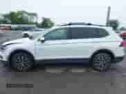 2020 Volkswagen Tiguan SE с VIN 3VV2B7AX9LM163952, выставлен на аукционе IAAI как лот 42366719 с пробегом 69 866 миль миль и . История ставок и продаж доступна на DreamBid. Изображение 14.