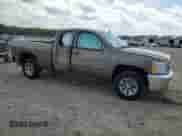 2012 Chevrolet Silverado 1500 LS z VIN 1GCRCREA5CZ251228, wystawiony jako Copart lot #64784515 z przebiegiem 236 651 mil mil oraz Szkoda całkowita • Salvage title. Historia ofert i sprzedaży dostępna na DreamBid. Obrazek 4.