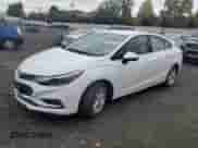2017 Chevrolet Cruze LT z VIN 1G1BE5SM6H7215949, wystawiony jako Copart lot #81203235 z przebiegiem 31 864 mil mil oraz Szkoda całkowita • Salvage title. Historia ofert i sprzedaży dostępna na DreamBid. Obrazek 1.