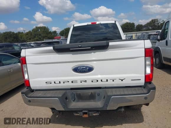 2019 Ford F-250 XL с VIN 1FD7X2B63KEC55900, выставлен на аукционе IAAI как лот 43393148 с пробегом 193 310 миль миль и . История ставок и продаж доступна на DreamBid. Изображение 16.