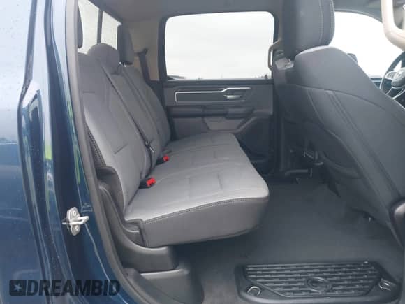 2020 Ram 1500 Big Horn z VIN 1C6RRFFG1LN334007, wystawiony jako IAAI lot #43338214 z przebiegiem 126 926 mil mil oraz . Historia ofert i sprzedaży dostępna na DreamBid. Obrazek 8.