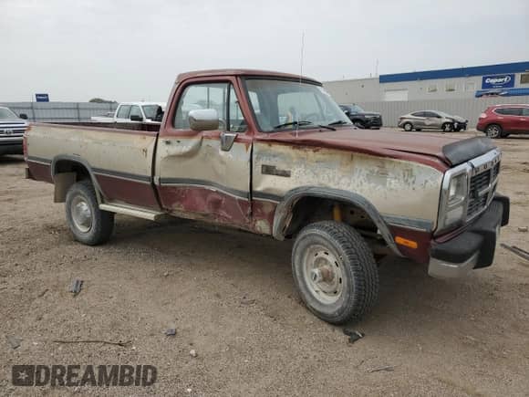 1993 Dodge D/W 250 with VIN 1B7KM26C2PS168439, listed as a Copart auction lot 71366565 with 151,816 mi miles and Salvage title. Bid and sale history available at DreamBid. Image 4.