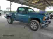 1997 GMC Sierra 1500 с VIN 1GTEK14R2VZ514577, выставлен на аукционе Copart как лот 54443015 с пробегом 214 823 миль миль и Списание • Salvage title. История ставок и продаж доступна на DreamBid. Изображение 4.