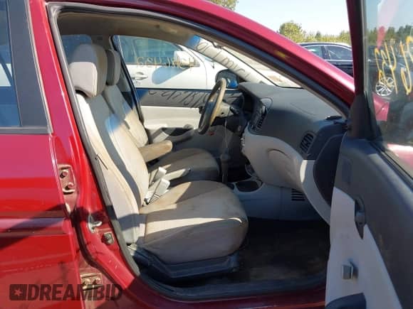 2011 Hyundai Accent GLS z VIN KMHCN4AC0BU574054, wystawiony jako IAAI lot #43186432 z przebiegiem 205 376 mil mil oraz . Historia ofert i sprzedaży dostępna na DreamBid. Obrazek 5.