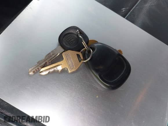 2002 Chevrolet Silverado 1500HD LS z VIN 1GCGK13U12F181722, wystawiony jako IAAI lot #42116947 z przebiegiem 212 627 mil mil oraz . Historia ofert i sprzedaży dostępna na DreamBid. Obrazek 11.