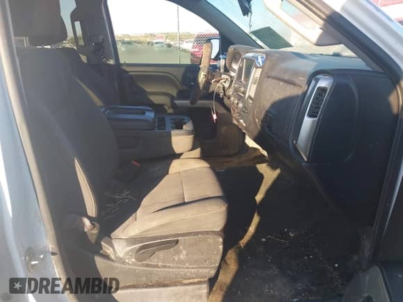 2016 Chevrolet Silverado 1500 LT z VIN 3GCUKREC5GG276375, wystawiony jako IAAI lot #43577857 z przebiegiem 125 238 mil mil oraz . Historia ofert i sprzedaży dostępna na DreamBid. Obrazek 5.