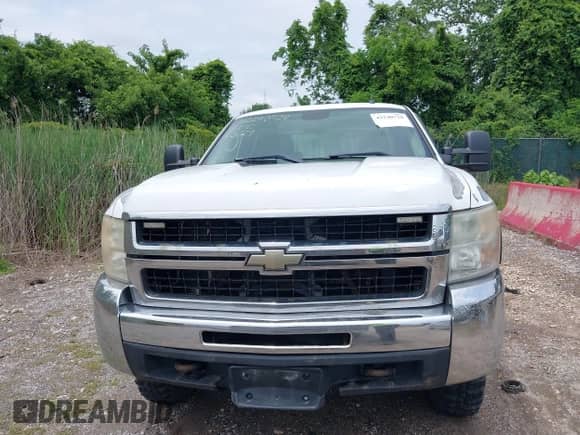 2009 Chevrolet Silverado 2500HD Work Truck z VIN 1GCHK49K09E164826, wystawiony jako IAAI lot #42240728 z przebiegiem 296 227 mil mil oraz . Historia ofert i sprzedaży dostępna na DreamBid. Obrazek 12.
