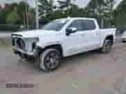 2025 GMC Sierra 1500 SLT z VIN 1GTUUDED7SZ193643, wystawiony jako IAAI lot #43566085 z przebiegiem 21 021 mil mil oraz . Historia ofert i sprzedaży dostępna na DreamBid. Obrazek 2.