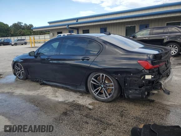 2022 BMW 7 Series 750i xDrive с VIN WBA7U2C01NCK83702, выставлен на аукционе Copart как лот 74327704 с пробегом Не указан миль и Списание • Salvage title. История ставок и продаж доступна на DreamBid. Изображение 2.