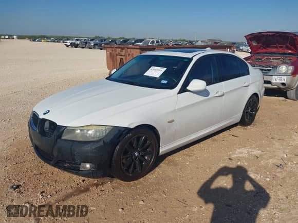 2011 BMW 3 Series 328i с VIN WBAPH7G5XBNM54812, выставлен на аукционе IAAI как лот 43419391 с пробегом 197 468 миль миль и . История ставок и продаж доступна на DreamBid. Изображение 2.