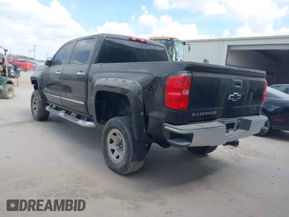 2016 Chevrolet Silverado 1500 LT z VIN 3GCPCREC7GG270152, wystawiony jako IAAI lot #43135646 z przebiegiem 211 866 mil mil oraz . Historia ofert i sprzedaży dostępna na DreamBid. Obrazek 3.