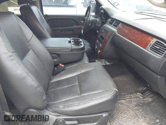 2011 Chevrolet Suburban LS с VIN 1GNSCHE02BR385445, выставлен на аукционе IAAI как лот 42659783 с пробегом 234 583 миль миль и . История ставок и продаж доступна на DreamBid. Изображение 5.