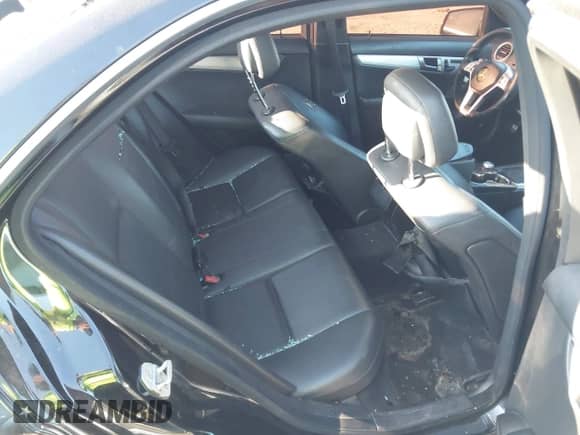 2014 Mercedes-Benz C 300 Sport z VIN WDDGF8AB1ER313305, wystawiony jako IAAI lot #43389334 z przebiegiem 201 724 mil mil oraz . Historia ofert i sprzedaży dostępna na DreamBid. Obrazek 8.