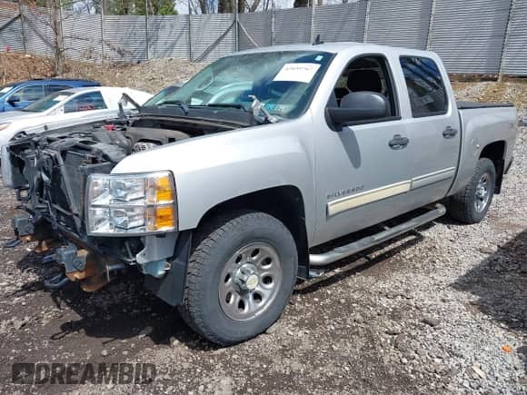 2011 Chevrolet Silverado 1500 LS z VIN 3GCPKREA3BG354169, wystawiony jako IAAI lot #42039767 z przebiegiem 158 259 mil mil oraz . Historia ofert i sprzedaży dostępna na DreamBid. Obrazek 2.
