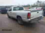 2005 GMC Sierra 1500 Work Truck z VIN 1GTEC14V15Z208030, wystawiony jako IAAI lot #41625004 z przebiegiem 340 630 mil mil oraz . Historia ofert i sprzedaży dostępna na DreamBid. Obrazek 3.