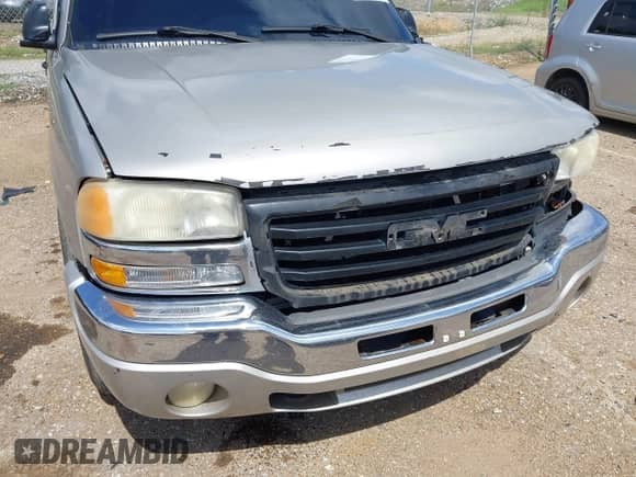 2005 GMC Sierra 1500 SLE z VIN 2GTEC13TX51269224, wystawiony jako IAAI lot #42526902 z przebiegiem 158 143 mil mil oraz . Historia ofert i sprzedaży dostępna na DreamBid. Obrazek 18.
