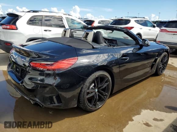 2020 BMW Z4 sDriveM40i z VIN WBAHF9C08LWW33054, wystawiony jako Copart lot #73803034 z przebiegiem Nie podano mil oraz Nie do naprawy • Non repairable. Historia ofert i sprzedaży dostępna na DreamBid. Obrazek 3.