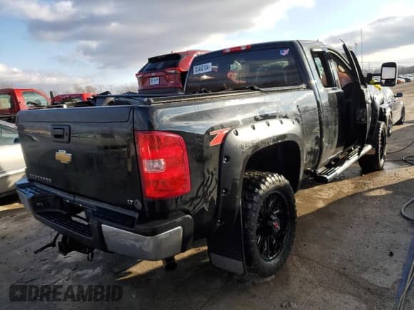 2011 Chevrolet Silverado 2500HD LT с VIN 1GC2KXCG1BZ449321, выставлен на аукционе Copart как лот 85460104 с пробегом Не указан миль и На запчасти • Non repairable. История ставок и продаж доступна на DreamBid. Изображение 3.