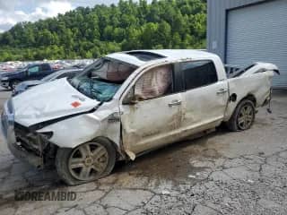 2008 Toyota Tundra Limited с VIN 5TFDV58118X051345, выставлен на аукционе Copart как лот 60531465 с пробегом Не указан миль и Списание • Salvage title. История ставок и продаж доступна на DreamBid. Изображение 1.