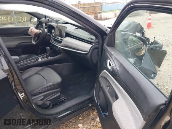 2024 Jeep Compass Latitude Lux с VIN 3C4NJDFN9RT143218, выставлен на аукционе IAAI как лот 42109742 с пробегом 25 919 миль миль и . История ставок и продаж доступна на DreamBid. Изображение 5.