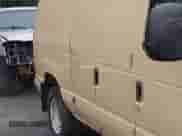 2013 Ford Econoline Cargo Commercial z VIN 1FTNE2EW5DDB14509, wystawiony jako IAAI lot #43555227 z przebiegiem 206 302 mil mil oraz . Historia ofert i sprzedaży dostępna na DreamBid. Obrazek 6.